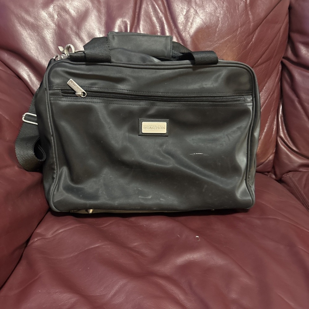 Kenneth Cole Reaction Black Duffel Overnight Travel Bag With Shoulder Strap Blk